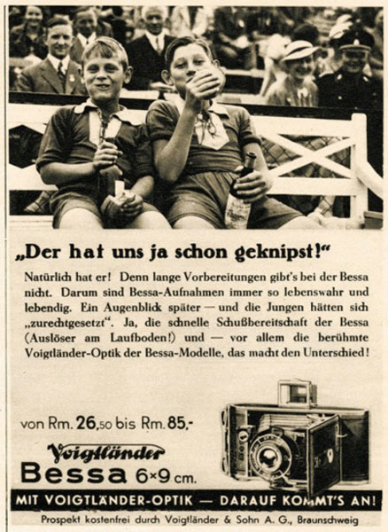 Der hat uns ja schon geknipst! (Он нас уже сфотографировал), 1936