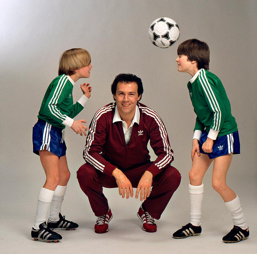 Franz Beckenbauer with two boys (Франц Беккенбауэр с двумя мальчиками), 1970/1980s