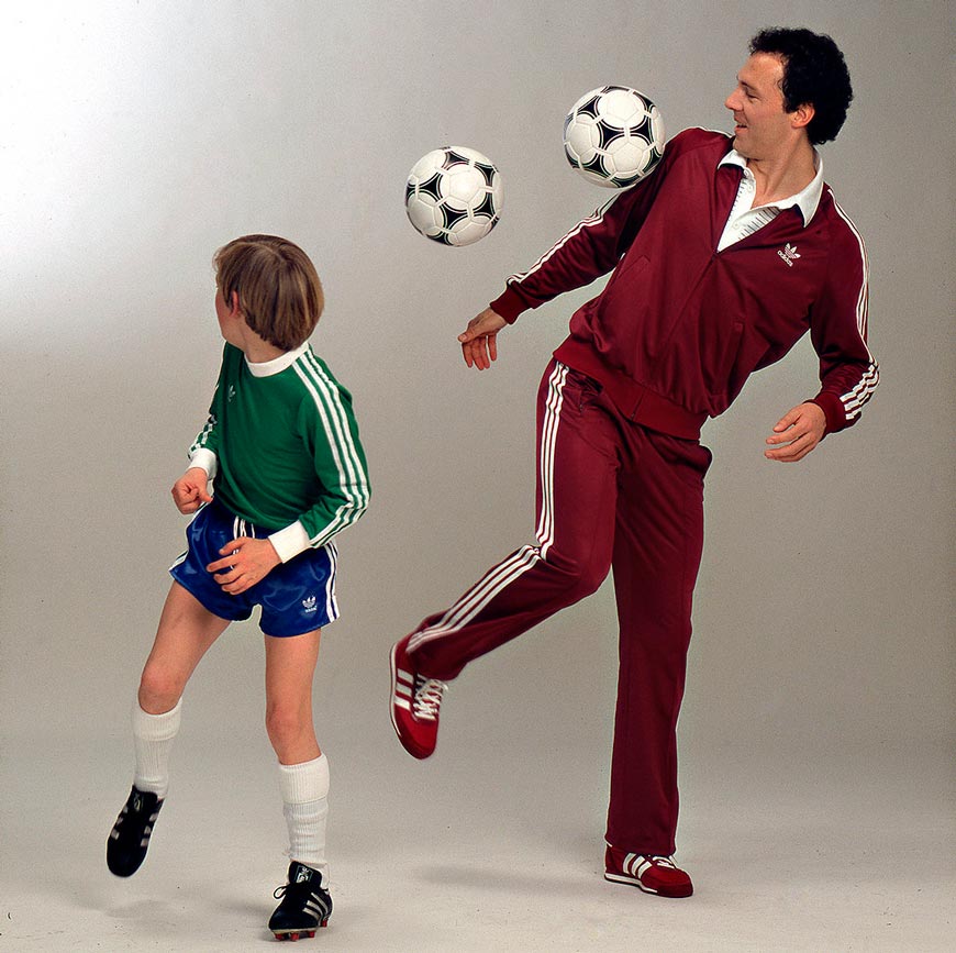 Franz Beckenbauer with two boys (Франц Беккенбауэр с двумя мальчиками), 1970/1980s