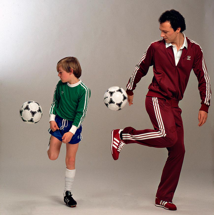 Franz Beckenbauer with two boys (Франц Беккенбауэр с двумя мальчиками), 1970/1980s