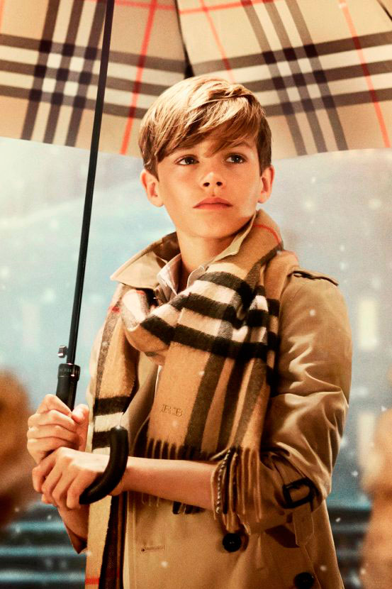 Romeo Beckham In Burberry's First Ever Christmas Advert (Ромео Бекхэм в рекламе осенне-зимной коллекции Барберри), 2014