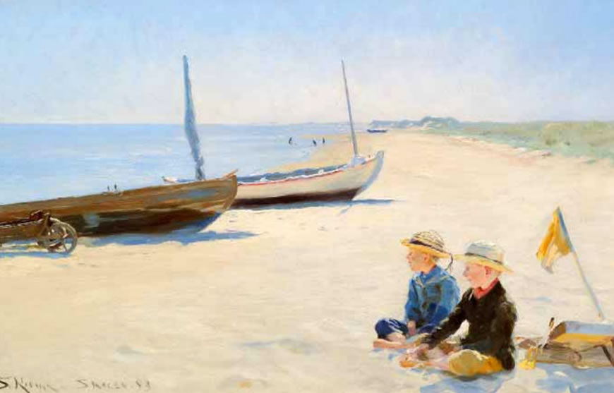 Sommerdag på Skagen Strand med to drenge siddende i strandkantenб 1893