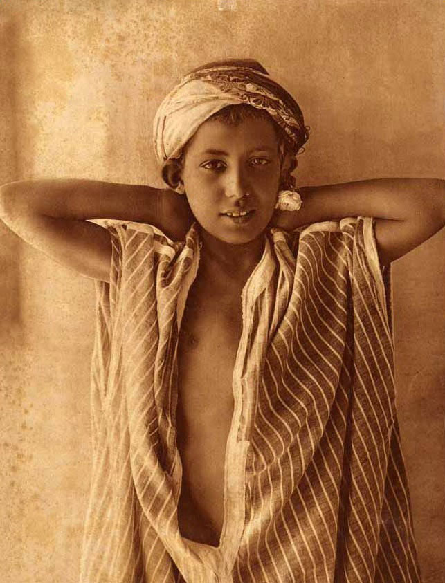 Portrait d`un jeune garçon, Afrique du Nord (Портрет мальчика, Северная Африка), c.1910