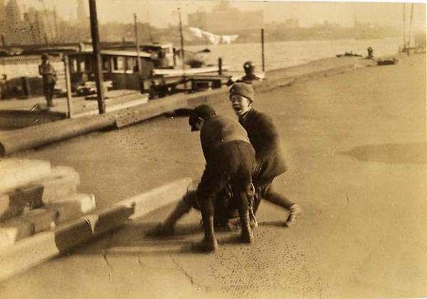 Untitled / Boys, Waterfront (Без названия / Мальчишки, набережная), 1925-1930