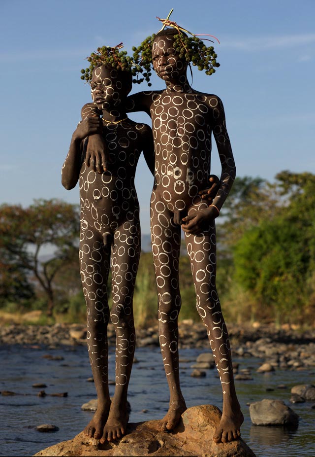 Two Suri boys (Два мальчика из племени Сури), 2016