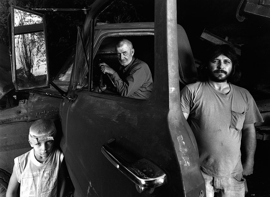 Lloyd Dean with Family and Coal Truck (Ллойд Дин с семьёй и угольным грузовиком), 2002