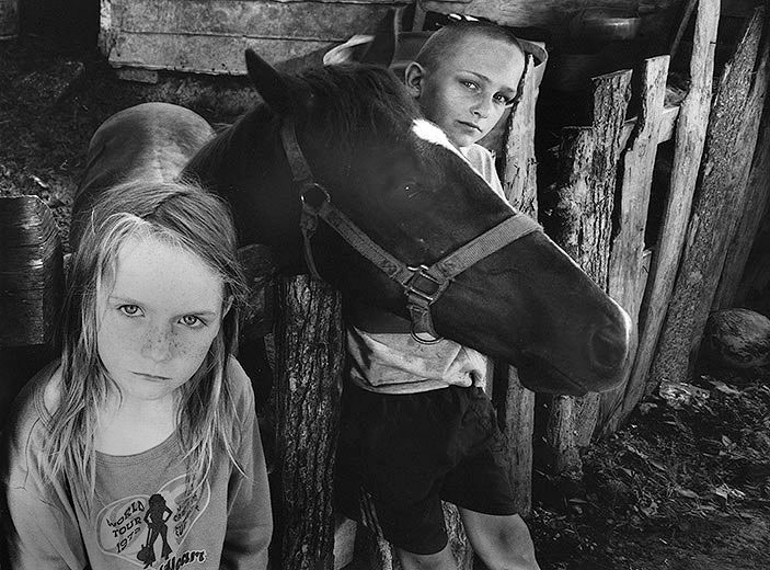 Children with Blind Horse (Дети и слепая лошадь), 2008