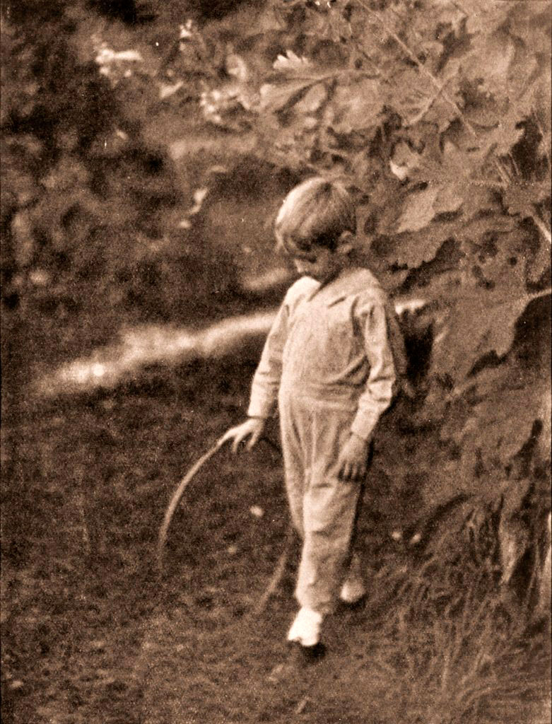 Boy with hoop (Мальчик с обручем), c.1908