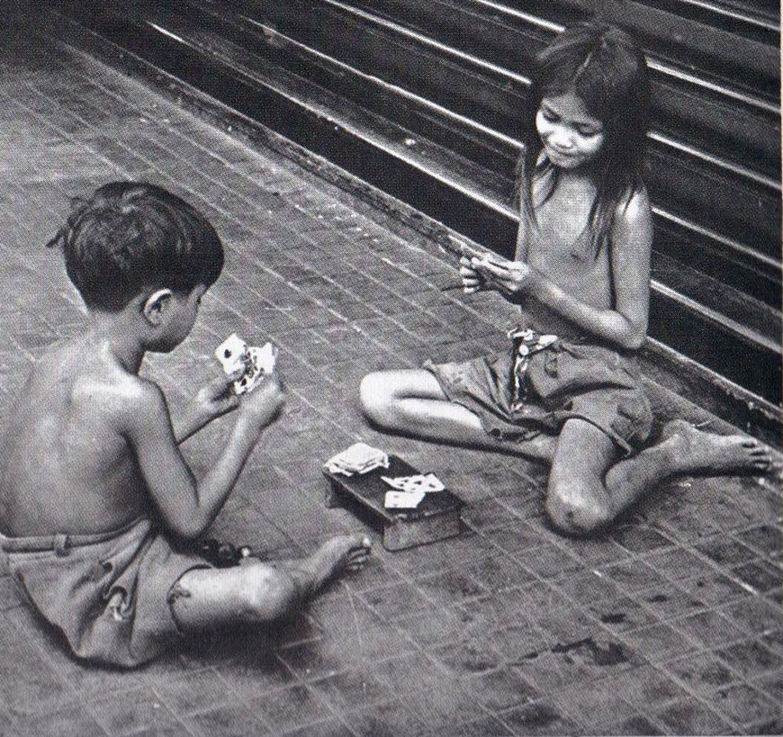 Kids playing cards (Дети, играющие в карты), 1977