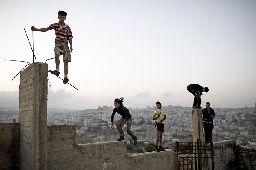 Boys playing on a hill overlooking Bethlehem (Мальчики играют на холме с видом на Вифлеем), 2007