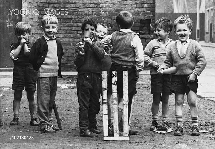 Young street cricketers (Юные уличные игроки в крикет), 1964