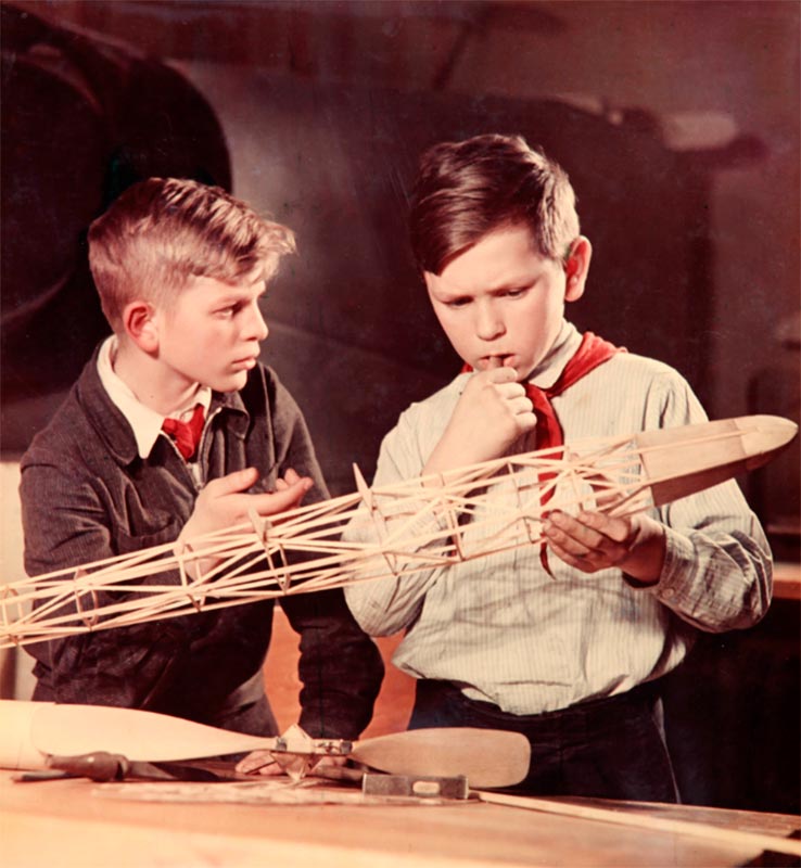 Авиамоделисты (Model aircraft constructors), 1950