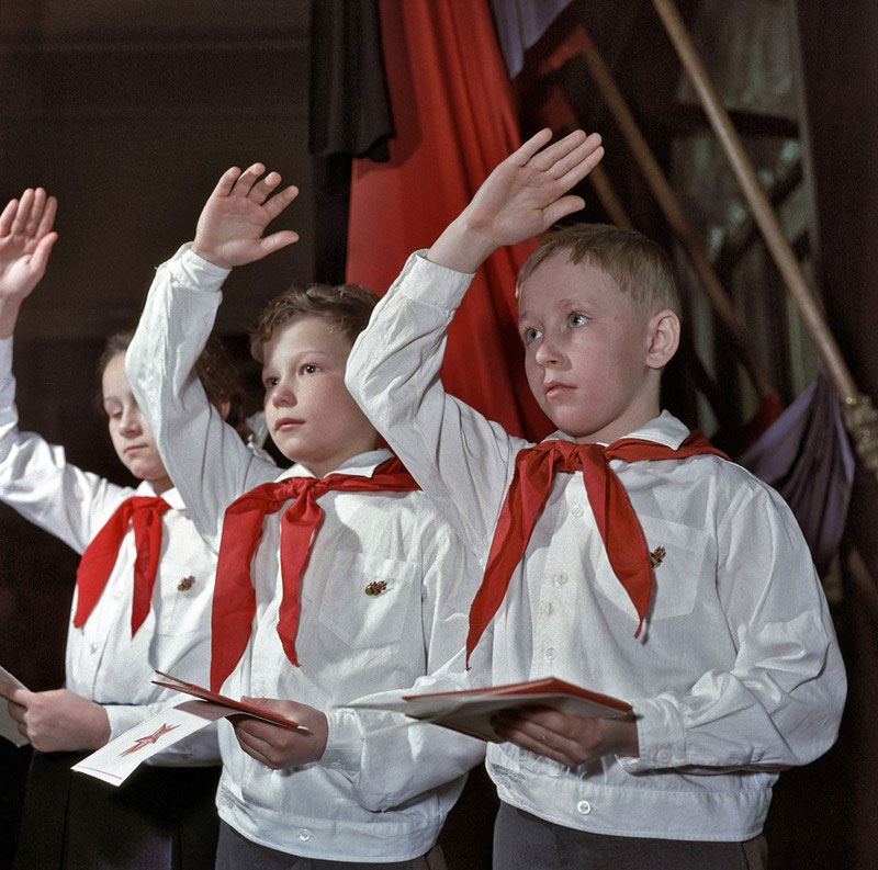 Юные ленинцы Алеша Пиляев и Игорь Усаков (Young pioneers Aliosha Piliaev and Igor Usakov), 1961