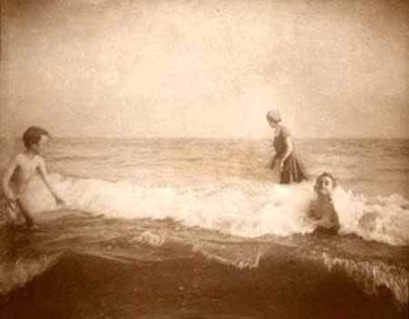 Peter Llewelyn Davies, Sylvia Llewelyn Davies, Michael Llewelyn Davies, August 1906