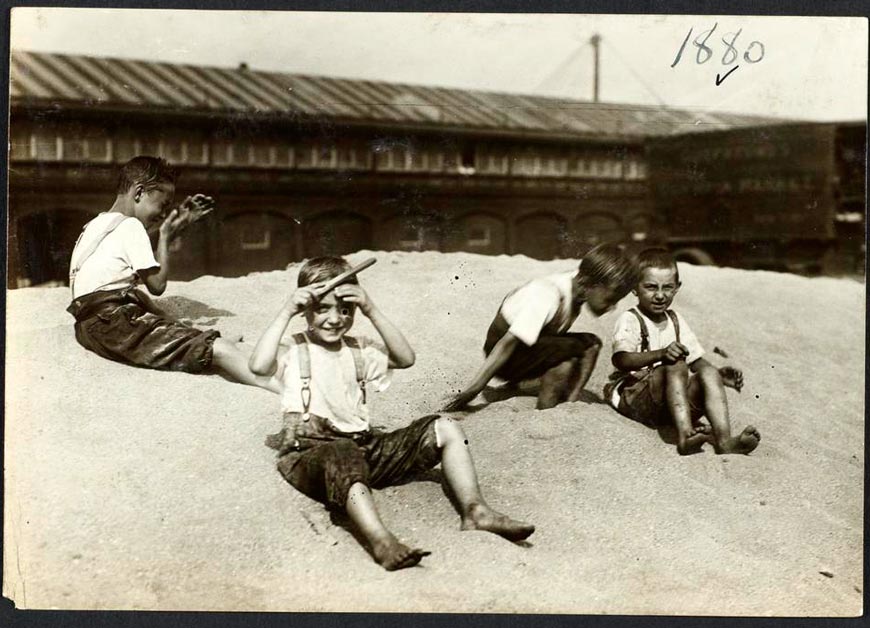 Four Boys on the Sand (Четверо мальчишек на песке), 1910s
