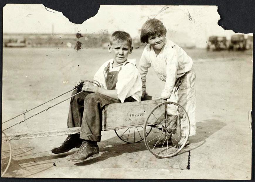 Go-cart with Two Boys (Тележка с двумя мальчиками), 1910s