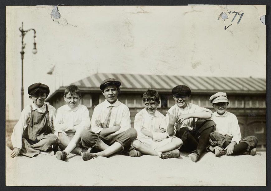 Six Boys on the Sand (Шесть мальчиков на песке), 1910s