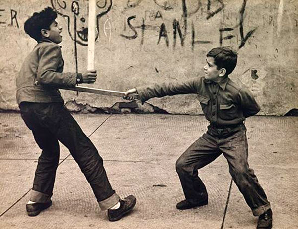 Untitled/Boys fencing (Без названия. Фехтующие мальчики), 1954