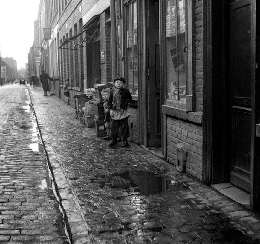 Children in a Street (Дети на улице), 1955