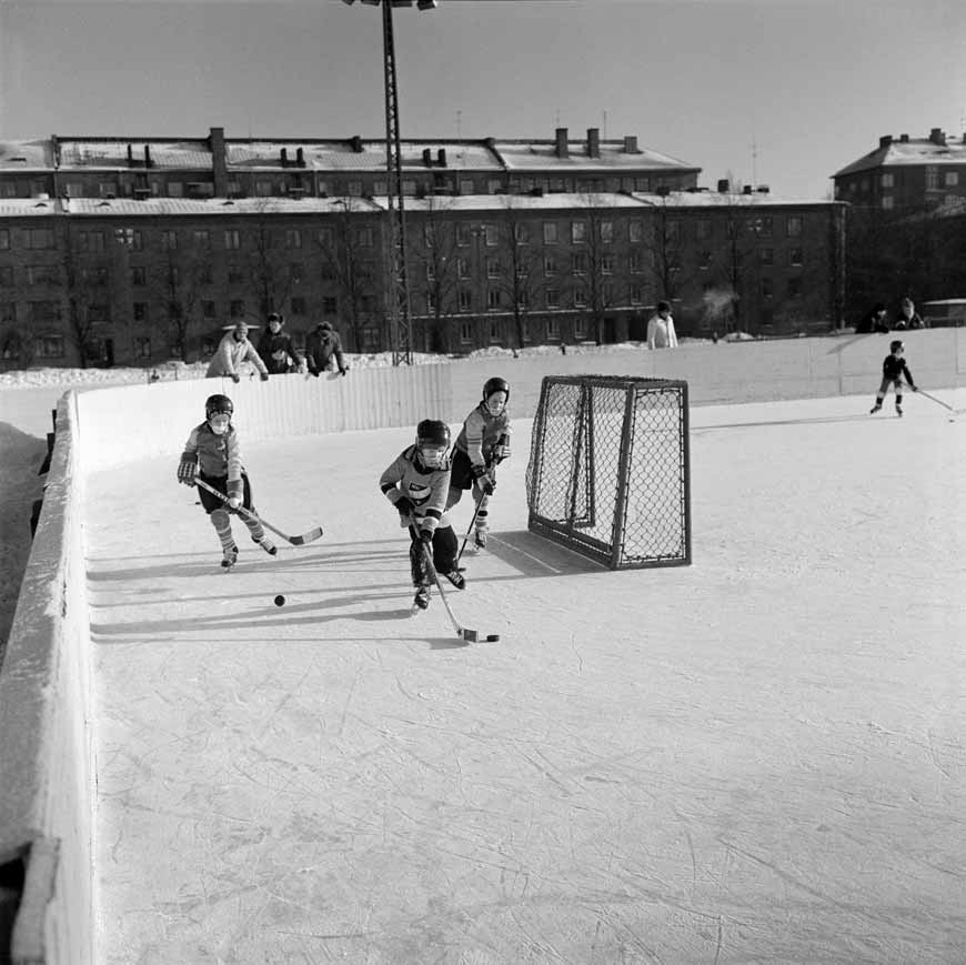 Jääkiekon pelaajia Väinämöisen kentällä (Хоккеисты на поле Вяйнямёйнен), 1978