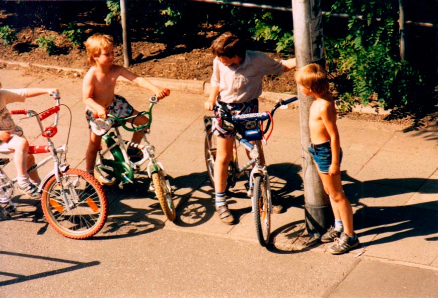 Мальчишки и велосипеды *  Boys and bicycles