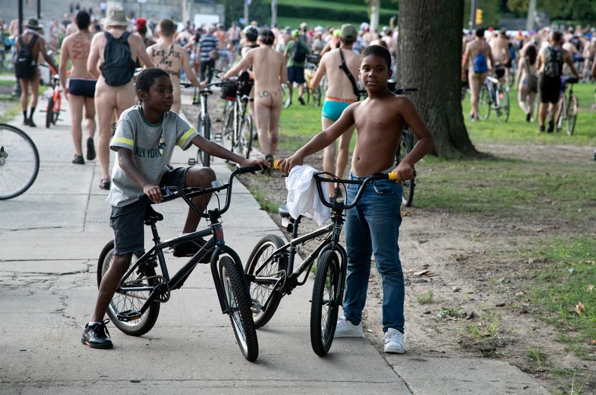 Мальчишки и велосипеды *  Boys and bicycles