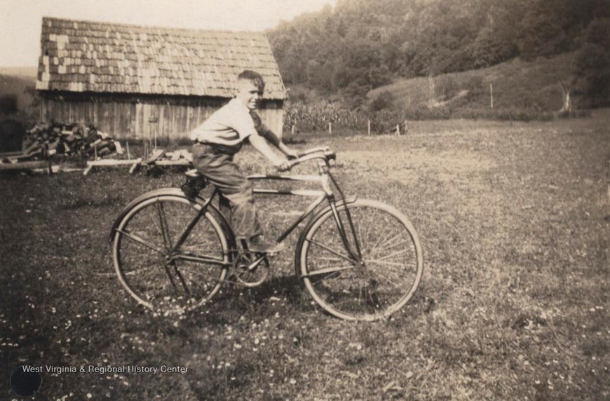 Мальчишки и велосипеды *  Boys and bicycles