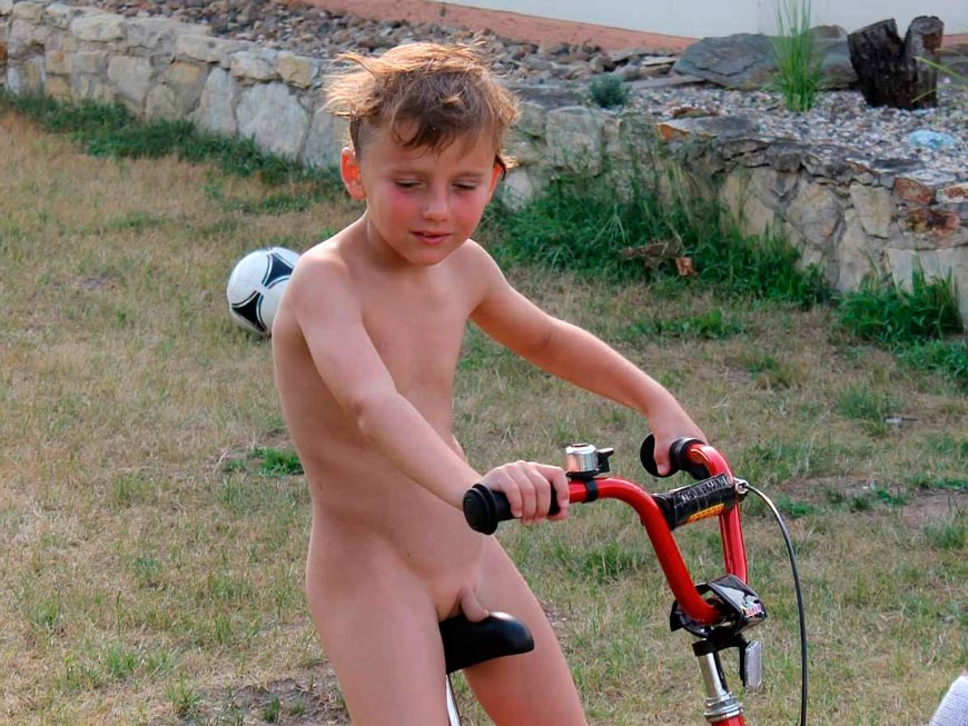 Мальчишки и велосипеды *  Boys and bicycles