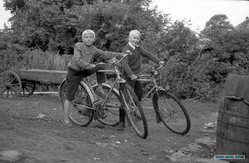 Мальчишки и велосипеды *  Boys and bicycles