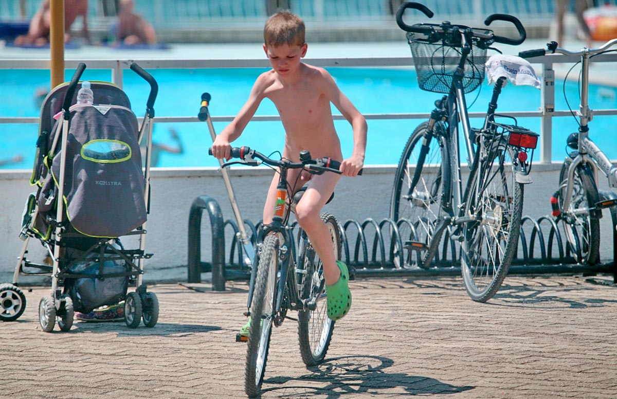 Мальчишки и велосипеды *  Boys and bicycles