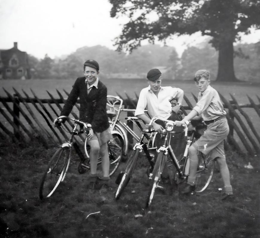 Мальчишки и велосипеды *  Boys and bicycles