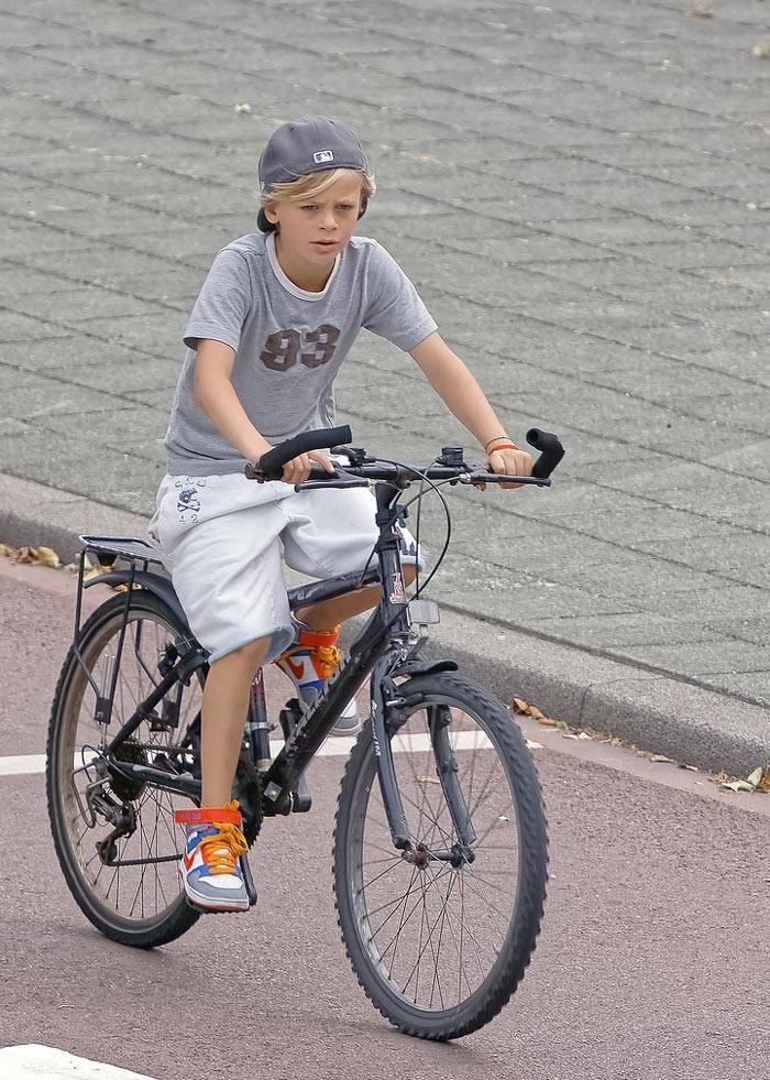 Мальчишки и велосипеды *  Boys and bicycles