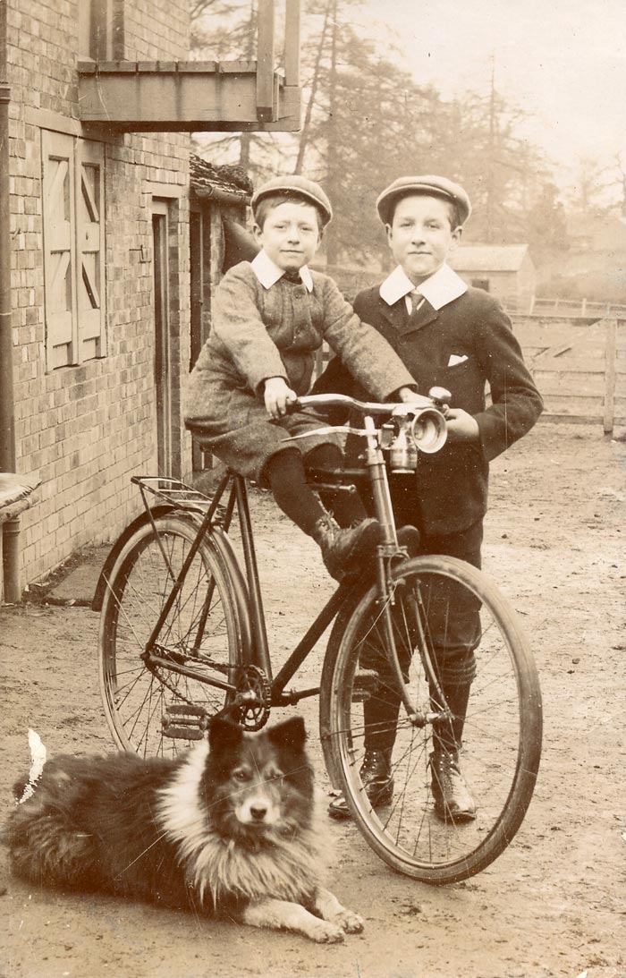 Мальчишки и велосипеды *  Boys and bicycles