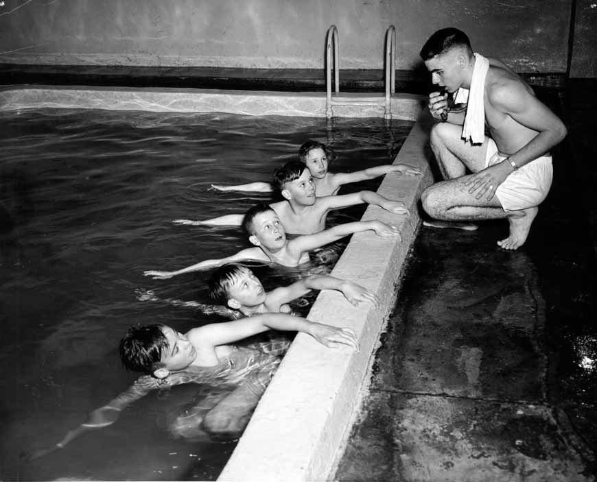 Boys Swim Lessons, YMCA (Урок плавания в YMCA), 1930s