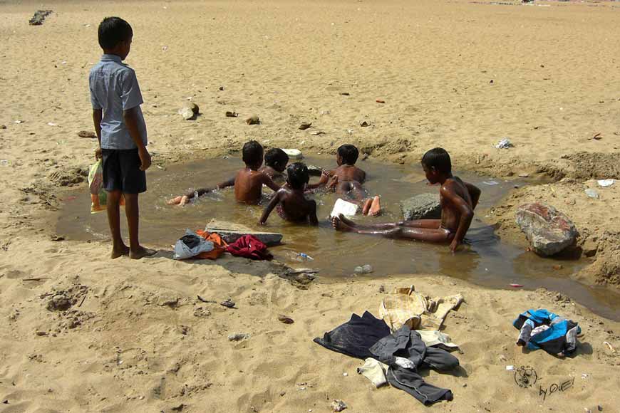 Bathing kids (Купающиеся дети), 2008