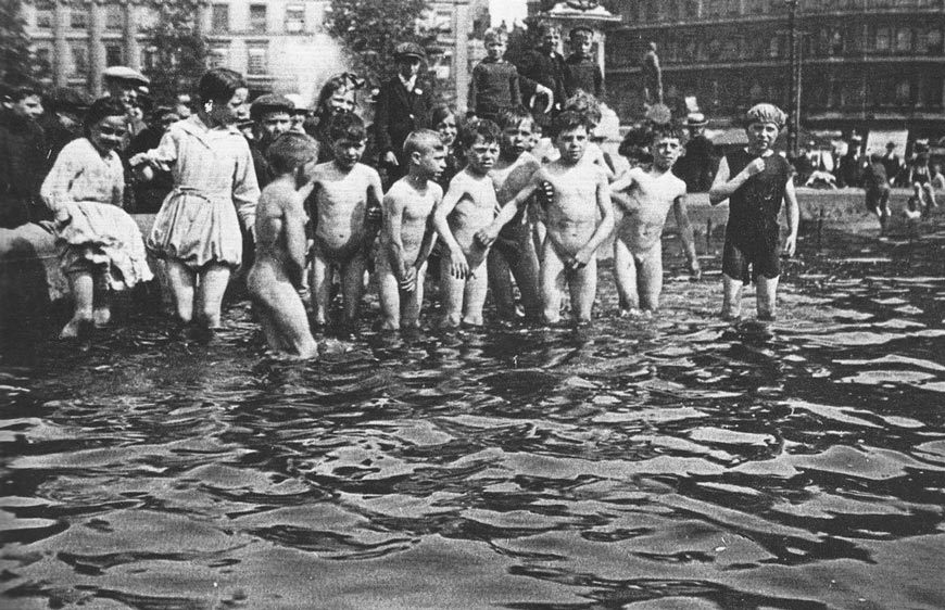 Children bathing (Купающиеся дети), 1912