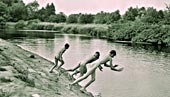 Unidentified nude bathers / Неизвестные голые купальщики