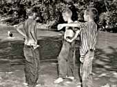 Three boys about to strip at the old swimming hole / Три мальчика, раздевающихся у пруда