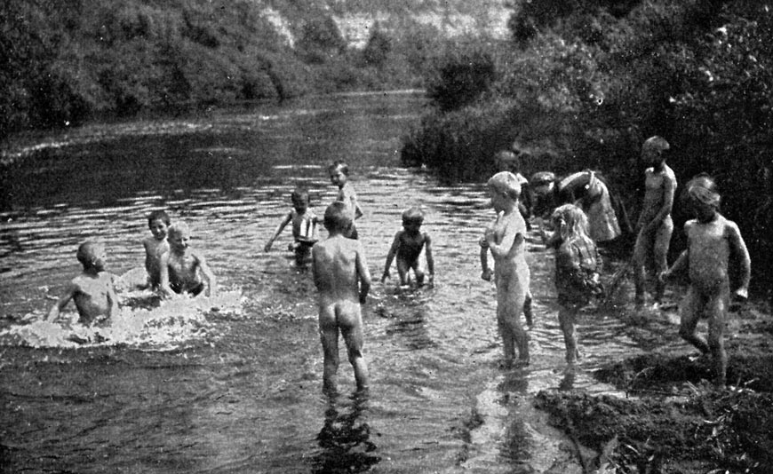 [German river / Река в Германии], 1910