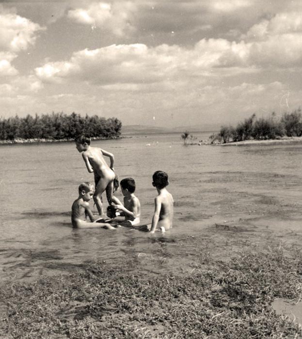 רחצה בירדן (Купающиеся в Иордане), 1950s