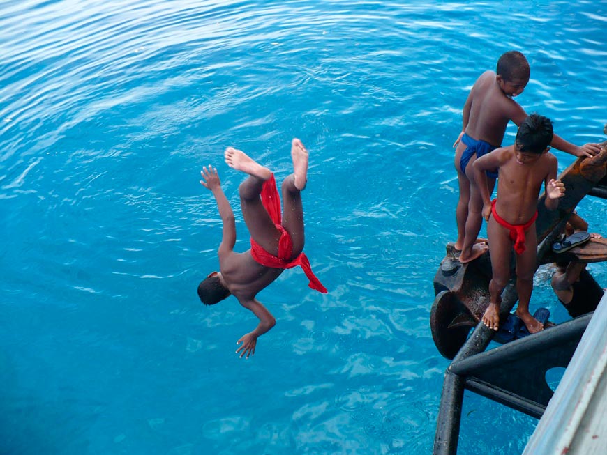 Diving from ship's anchor (Ныряние с корабельной цепи), 2008