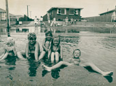 Children in floodwater / Дети в паводковых водах