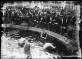 Diving for pennies / Погоня за пенни