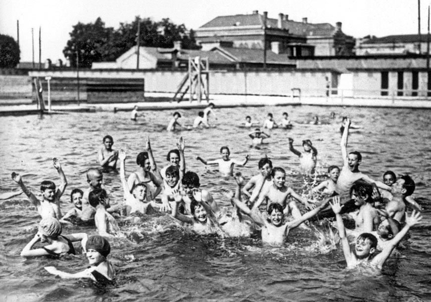 Baden, Freibad Gänsehäufl (Купающиеся, открытый бассейн Гензехойфель), 1924