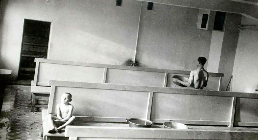 В общественной бане (In the public bathhouse), 1950/1970-е