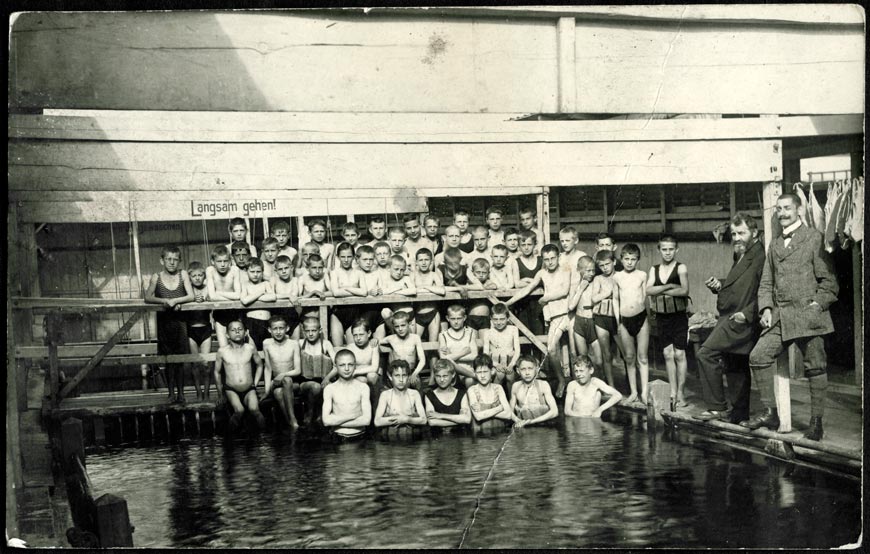 Swimming School (Школа плавания), 1900s
