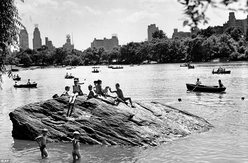 Bathing Children (Купающиеся дети), 1944 