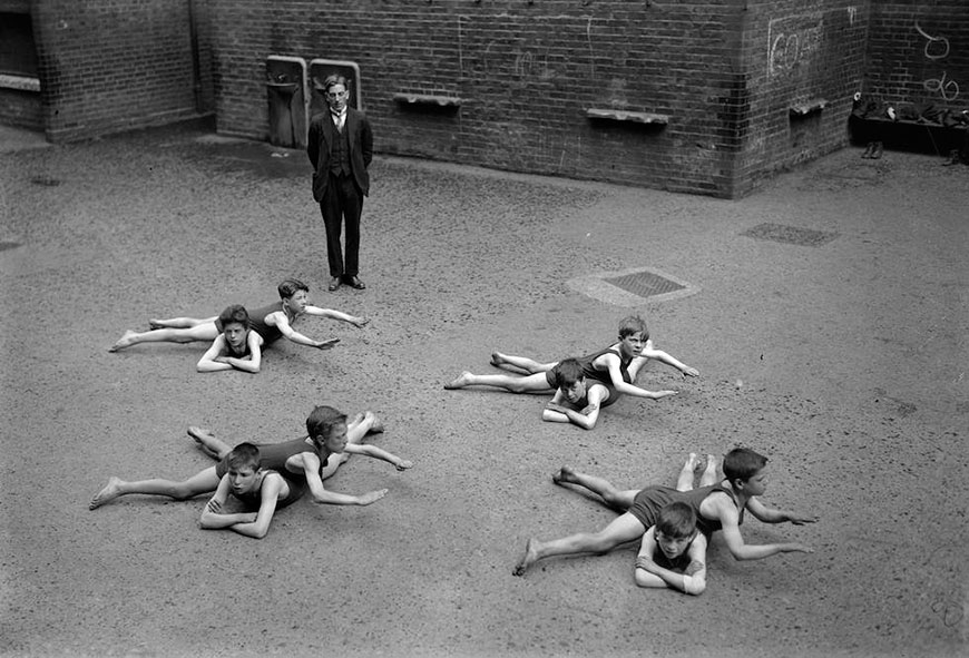 Children without access to water learn to swim in a schoolyard (Дети, не имея доступа к воде, учаться плавать в школьном дворе), c.1920s