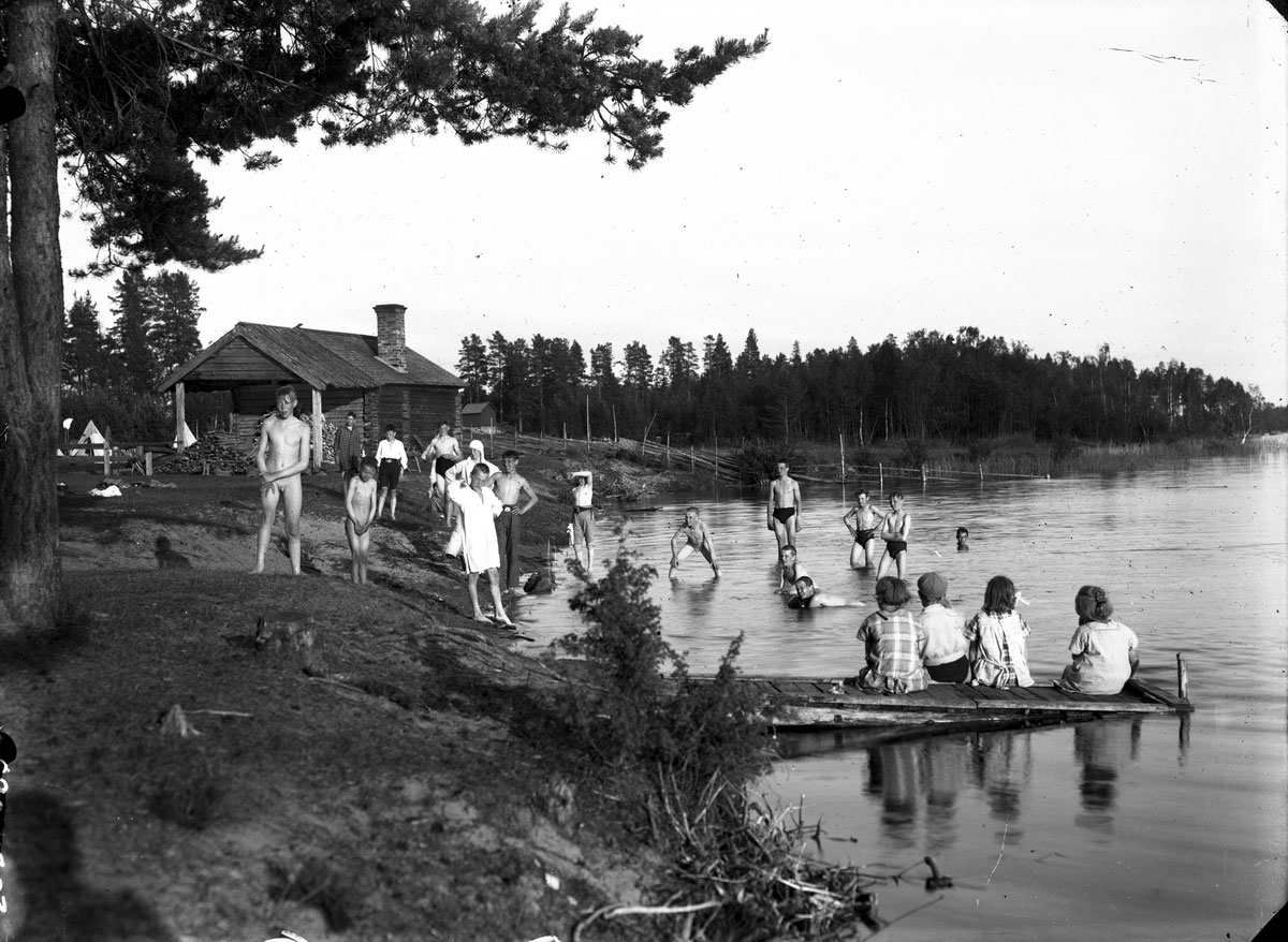 Badet vid Högbacken (Купальня в Хёгбакене), c.1930