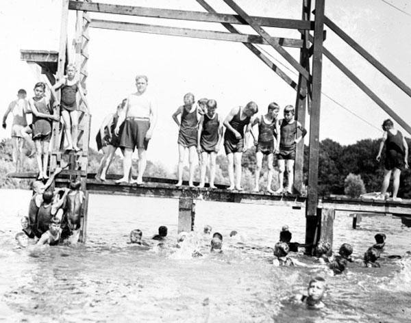 Boys Swimming (Купающиеся мальчишки), 1921